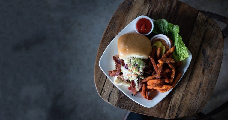Mėsainio istorija: iš gatvės į restoraną ir… vėl atgal į kelią