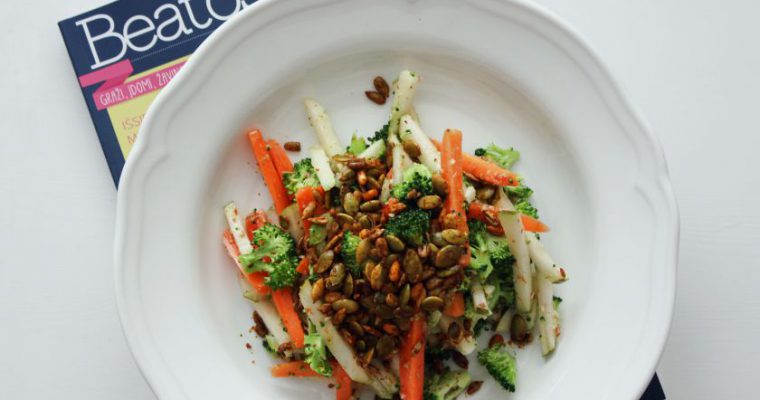 Morkų, brokolių ir kriaušių salotos