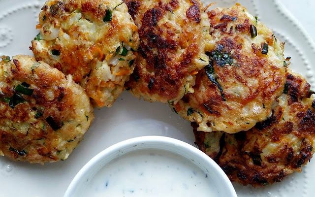 Ryžių kotletai su daržovėmis ir feta