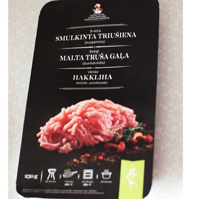 
Gardūs triušienos maltinukai su grikių rizotto
