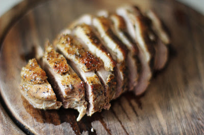 
Sultinga antienos filė su vasariškomis salotomis
