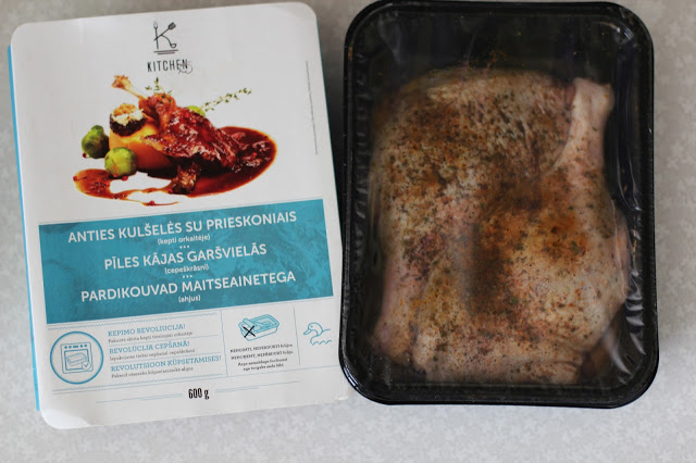 
Anties kulšelės su česnakinėmis bulvytėmis bei saldžiarūgščiu slyvų padažu
