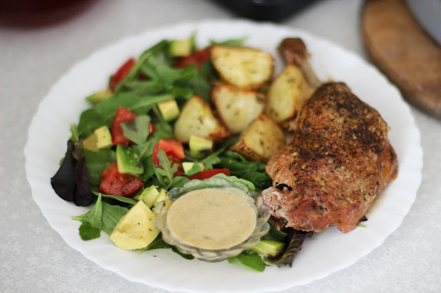 
Anties kulšelės su česnakinėmis bulvytėmis bei saldžiarūgščiu slyvų padažu
