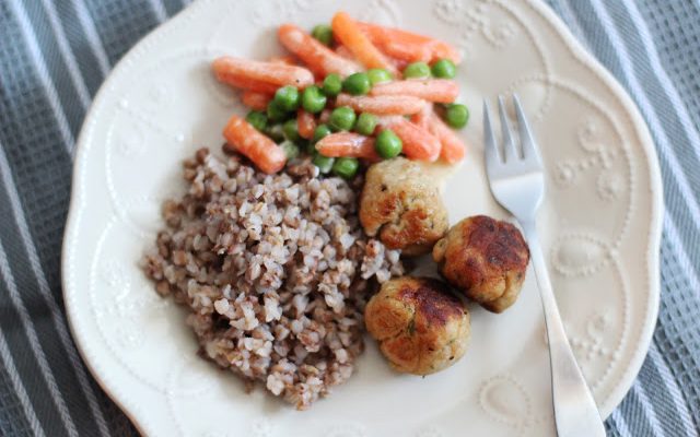 Triušienos ir obuolių kamuoliukai