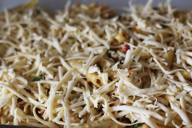 
Makaronų apkepas su triušiena ir daržovėmis
