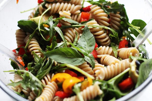 Fantastiško skonio pilno grūdo makaronų salotos