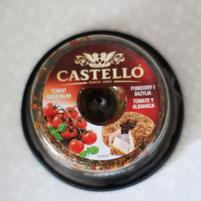 
Vieno kąsnio sumuštinukai su aštriu baklažanu ir švelniu sūriu
