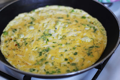 
Tortilijos su omletu, žalumynais ir sūriu
