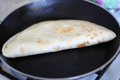 
Tortilijos su omletu, žalumynais ir sūriu
