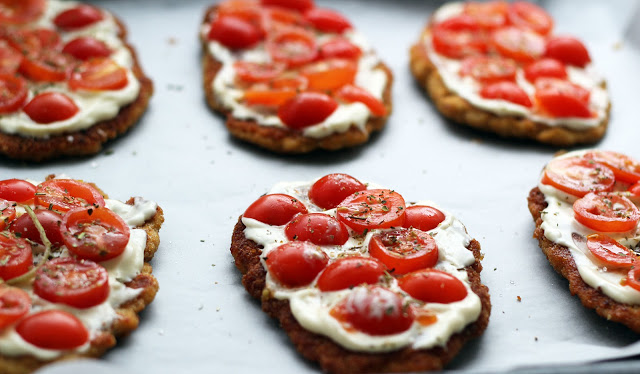 
Vištienos maltinis užkeptas su pomidoriukais ir sūriu
