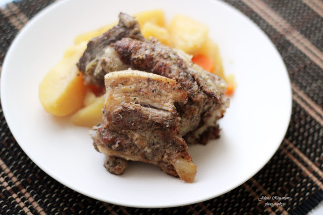 
Troškinys su šonkauliais greitpuodyje ir naminiai guminukai
