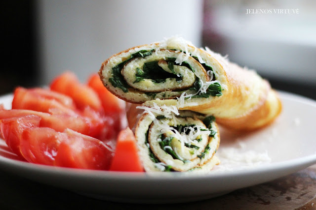 
Omletas su sūriu ir špinatais
