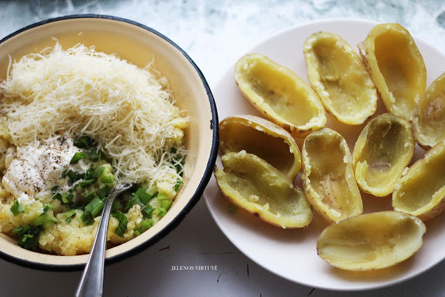 
Užkeptos bulvių puselės
