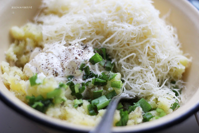 
Užkeptos bulvių puselės
