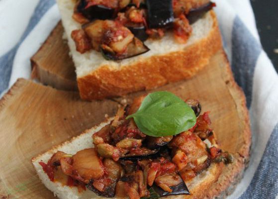 Caponata (baklažanų troškinys)