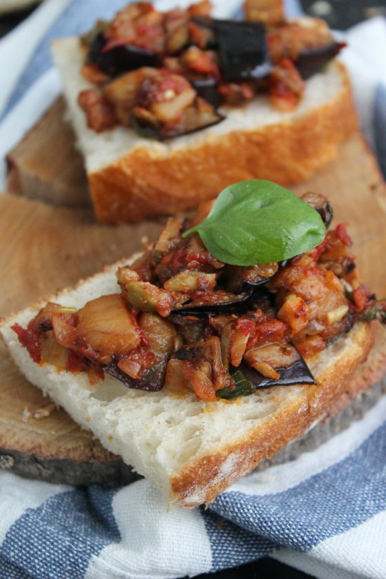 Caponata (baklažanų troškinys)
