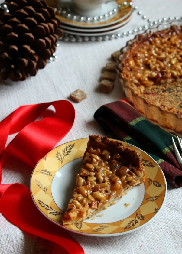 Karamelinis riešutų pyragas