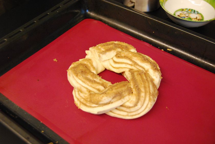 Cinamoninė estiška pynė