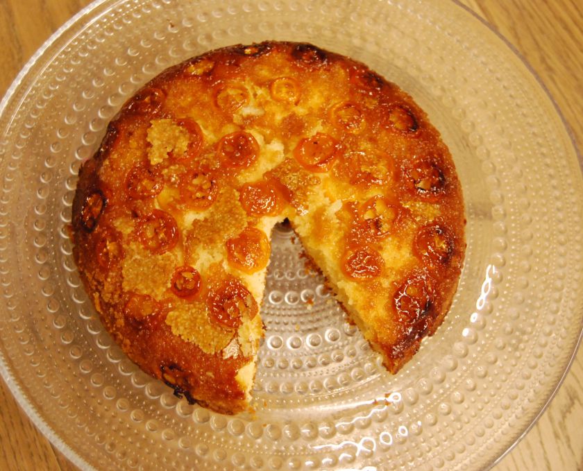 Apverstas pyragas su kinkanais