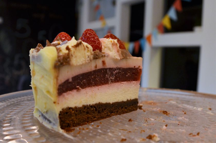 Maskarponės tortas su braškėmis