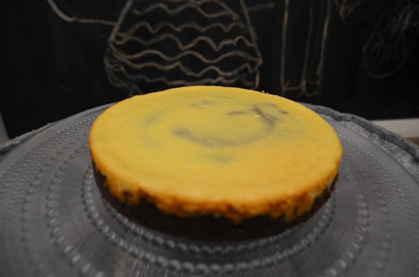 Baltojo šokolado ir kavos sūrio pyragas