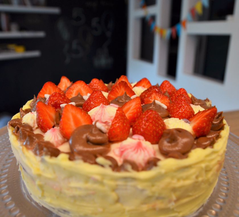 Maskarponės tortas su braškėmis