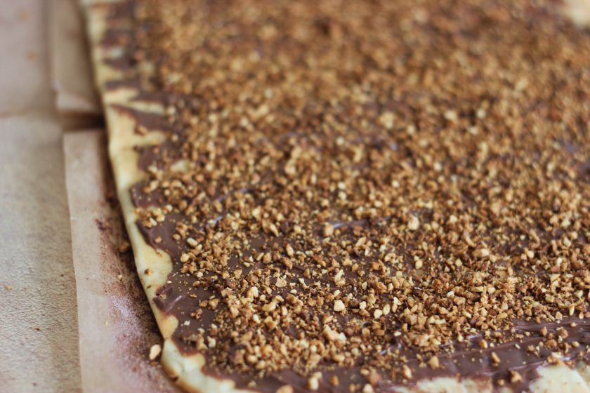 Vyniotinis su Nutella ir riešutais