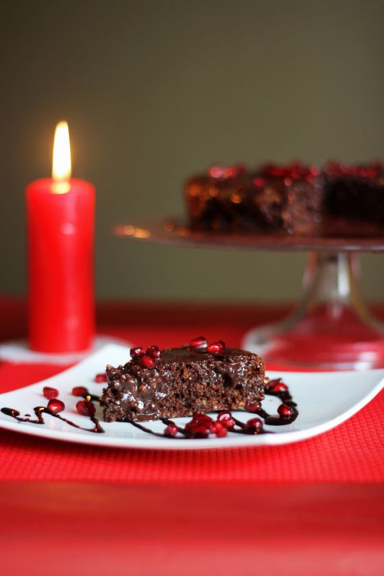 Šokoladinis pyragas su šokoladiniu glajumi