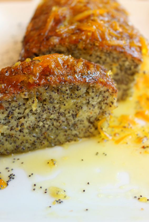 Apelsinų keksas su aguonomis ir sirupu