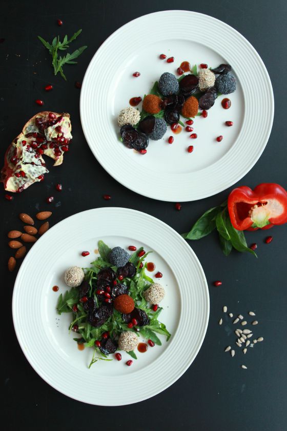 Paprikų pesto rutuliukai su keptais burokėliais