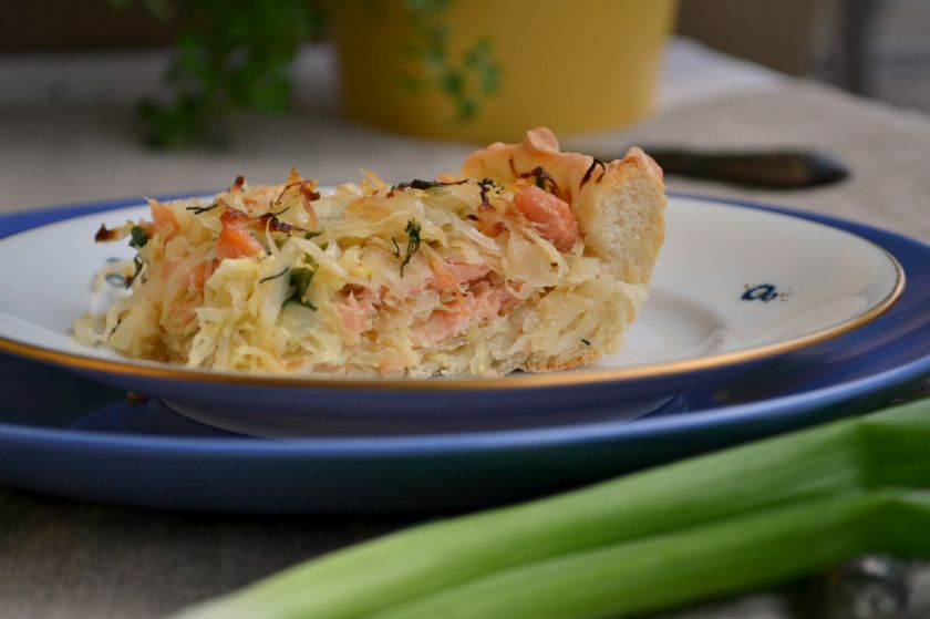 Kopūstų pyragas su kiaušiniais ir lašiša