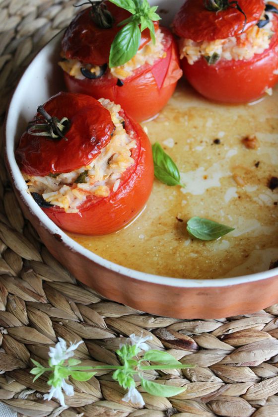 Ryžiais ir feta įdaryti pomidorai