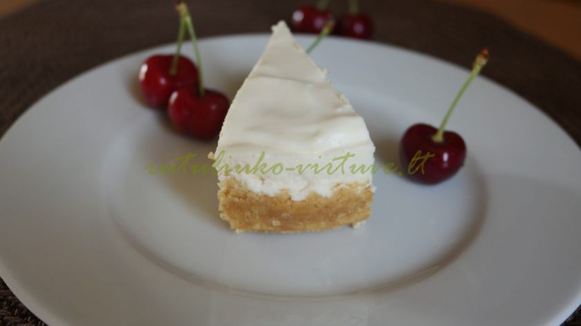 Nekeptas sūrio tortas (su ananasų gabaliukais)