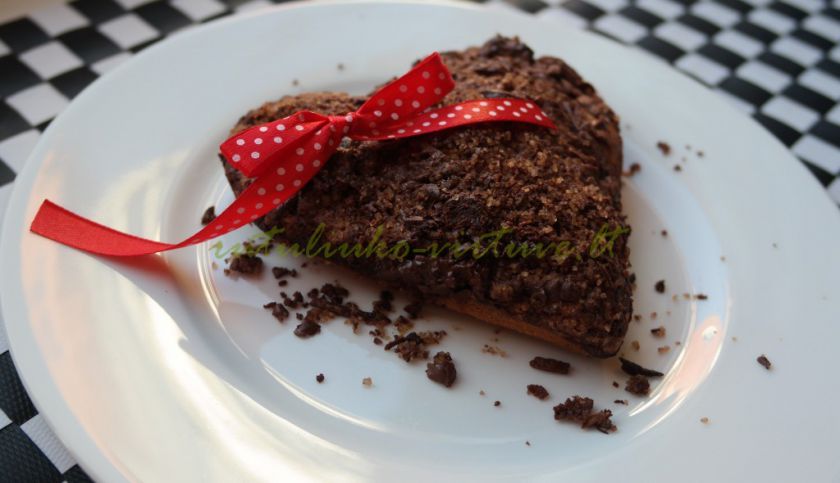 Bananinis pyragas su šokolado/cinamono trupiniais