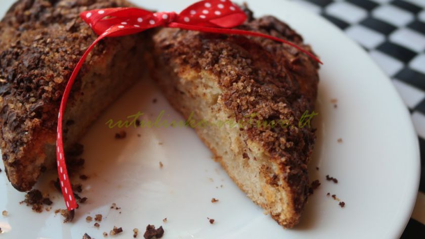 Bananinis pyragas su šokolado/cinamono trupiniais