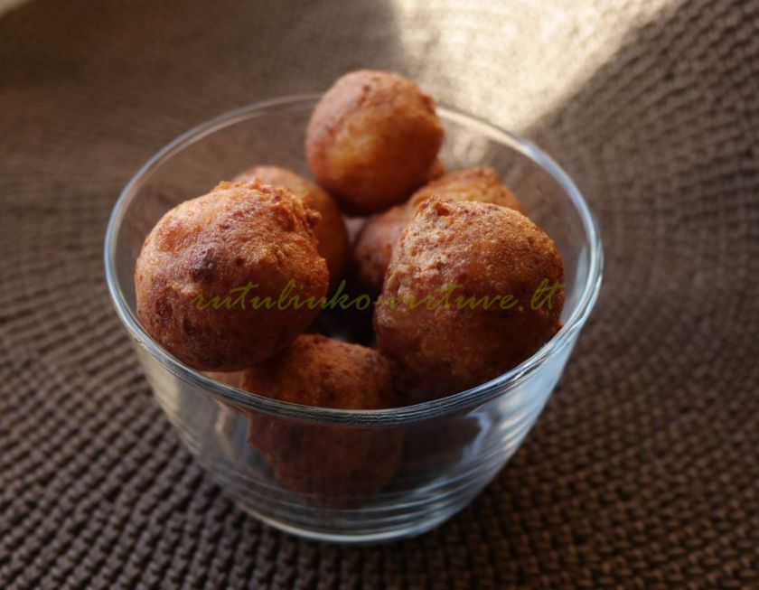 Nesaldžios (rūkyto sūrio/varškės) spurgos