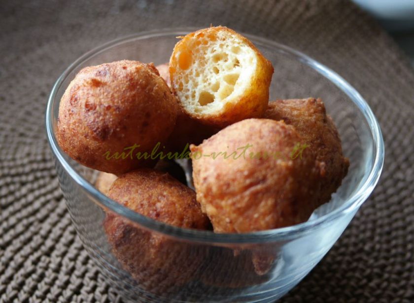 Nesaldžios (rūkyto sūrio/varškės) spurgos
