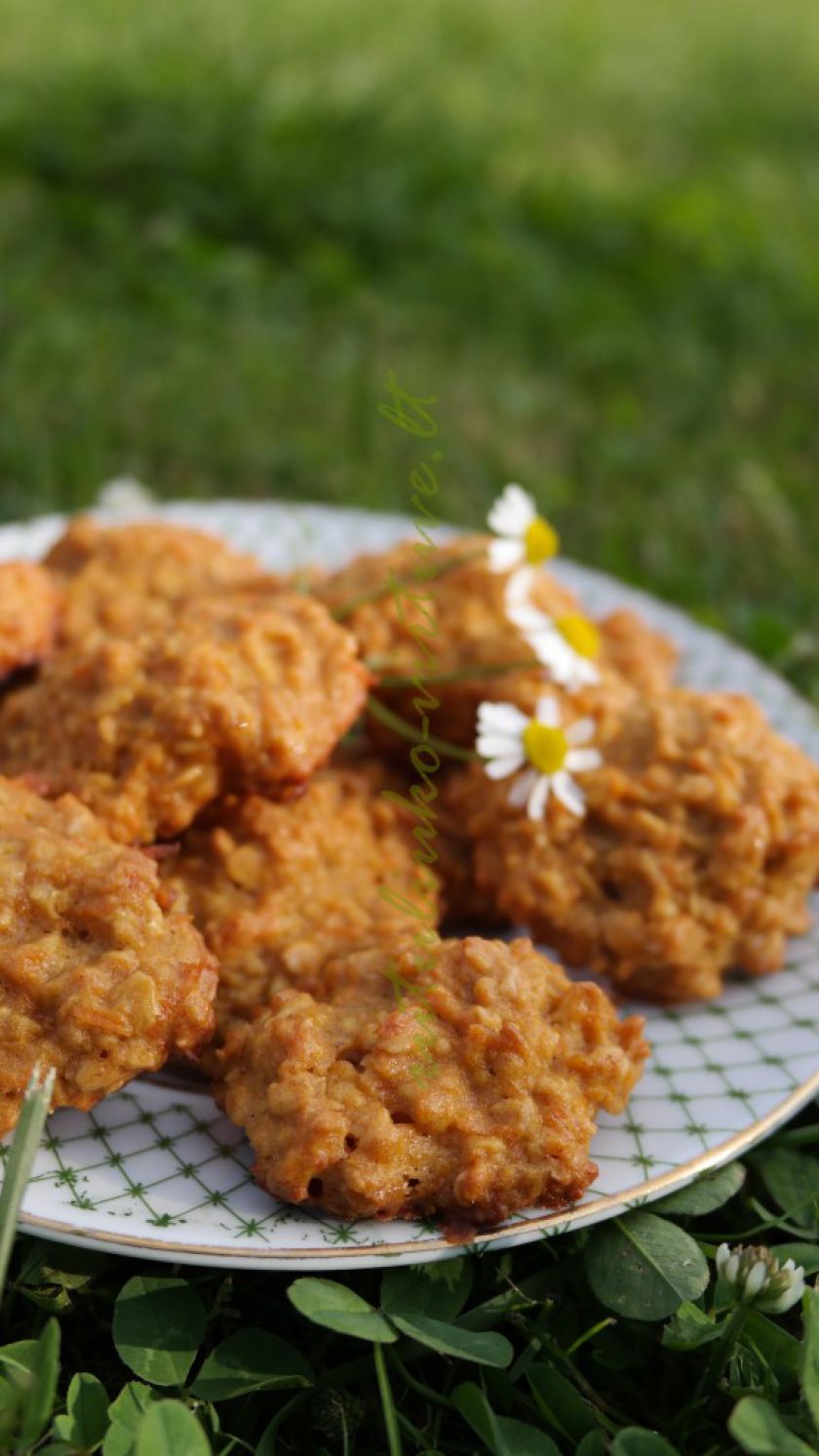 Avižiniai sausainiai su morkomis