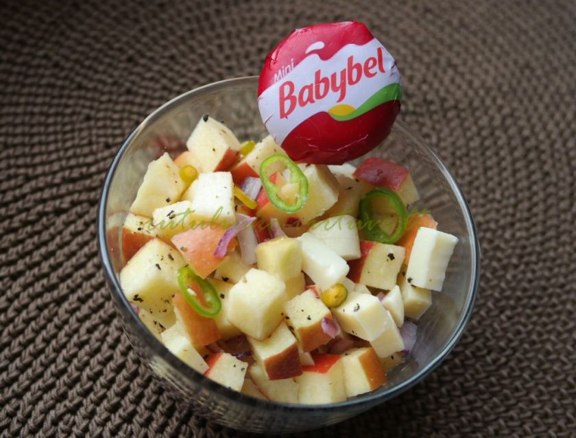 Salotos su obuoliais ir sūriu