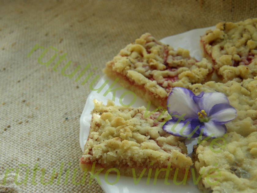 Pyragėliai su kondensuotu pienu/šokoladu/spanguolėm