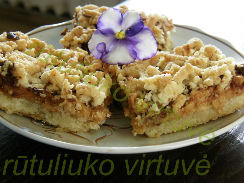 Pyragėliai su kondensuotu pienu/šokoladu/spanguolėm