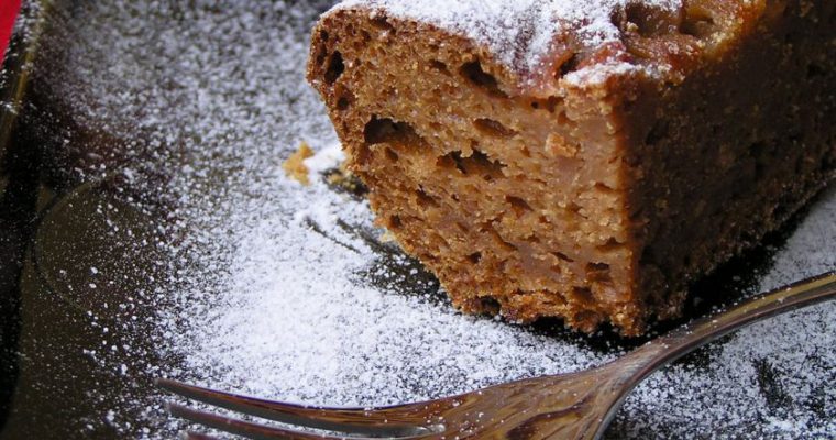 Pyragas su uogiene ir rūgpieniu