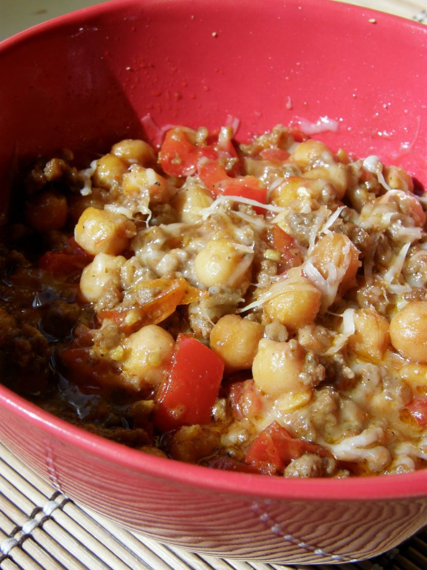 Čili troškinys su avinžirniais