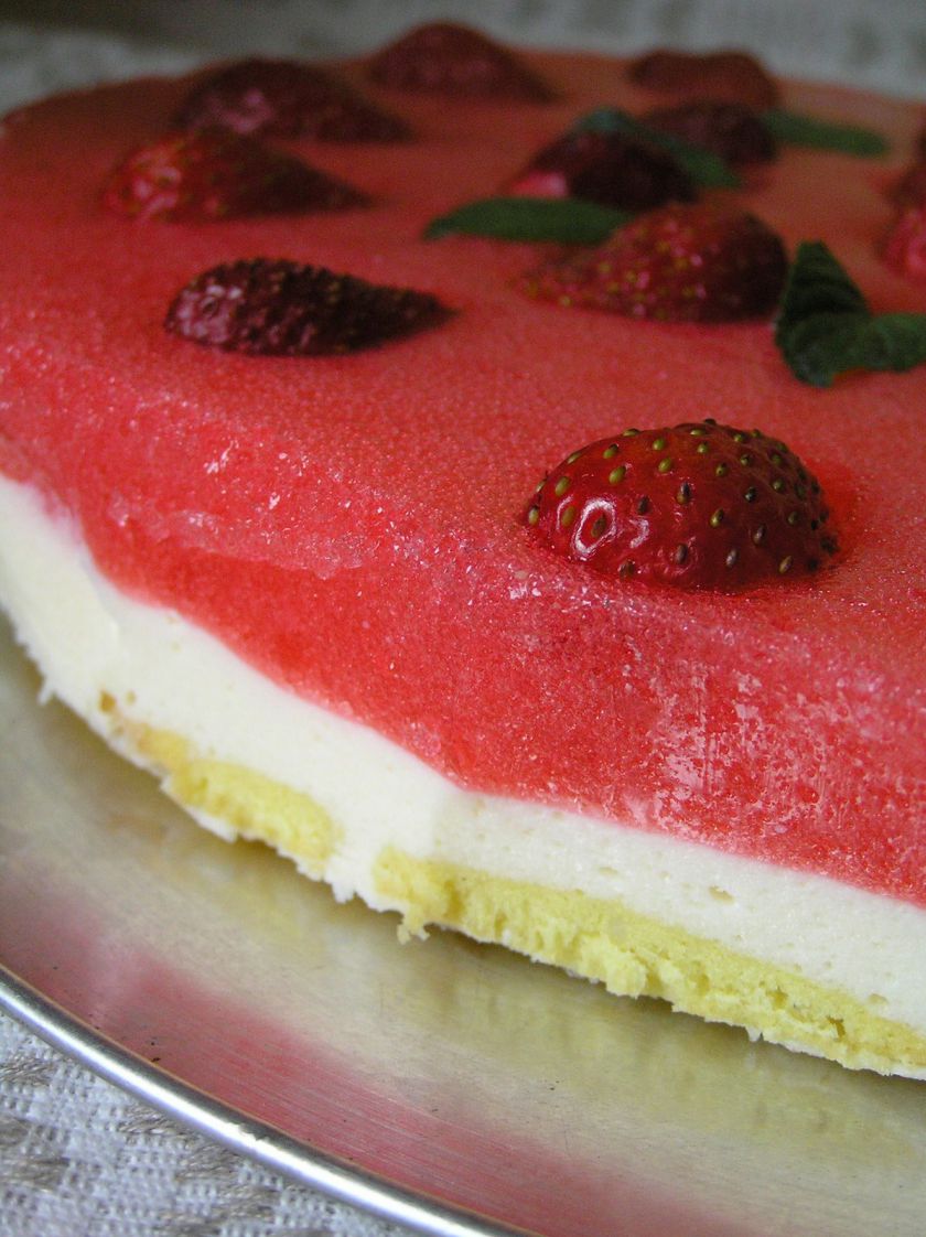 Tortas su grietinėle ir želė