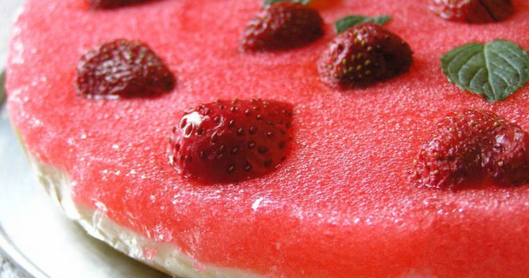 Tortas su grietinėle ir želė