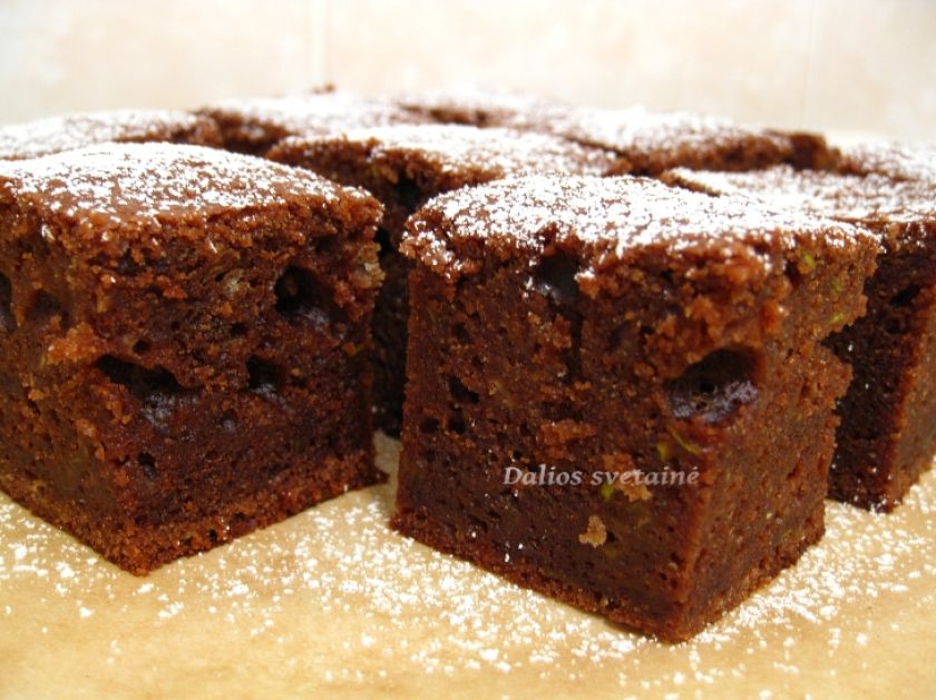 Braunis su cukinija (Brownie)