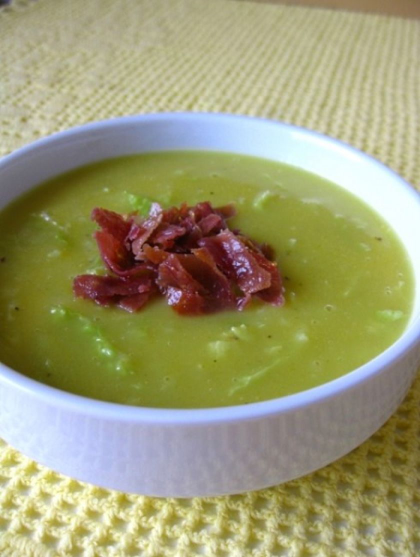 Bulvių ir Savojos kopūsto sriuba su kumpiu