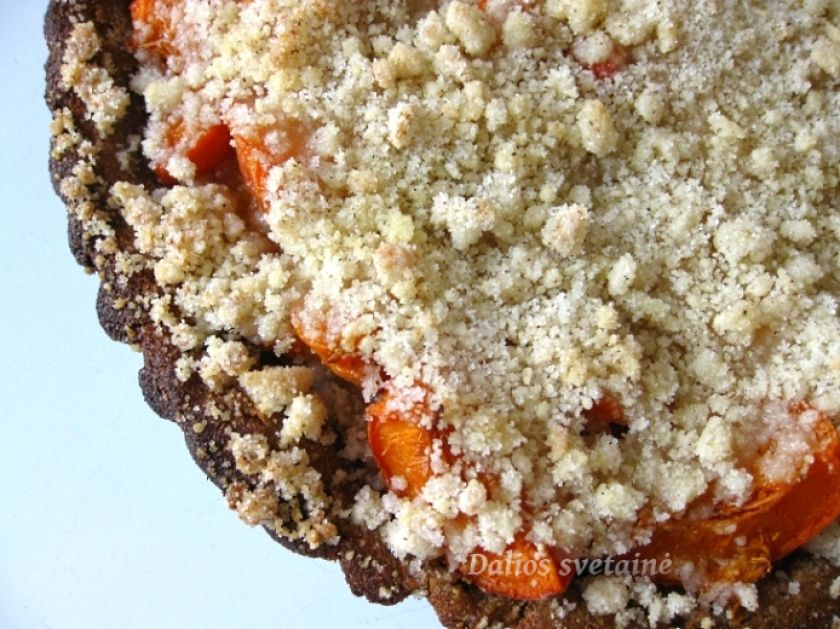 Grikių miltų pyragas su abrikosais