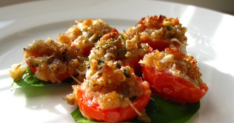 Apkepti įdaryti pomidoriukai