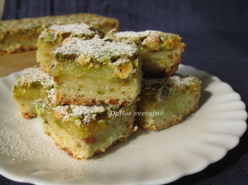 Pistacijų ir citrinų pyragaičiai